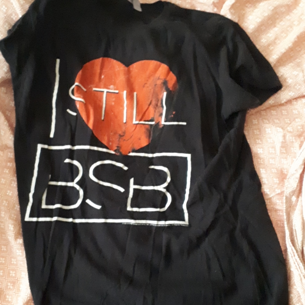 A black shirt that says loves back street boys